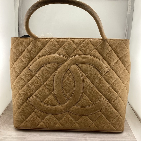 CHANEL Medallion Tan Caviar Tote Bag Authentic. - Picture 10 of 13